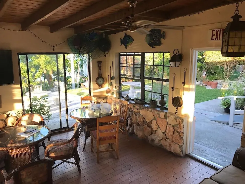 Orange Hill Beach Inn Nassau