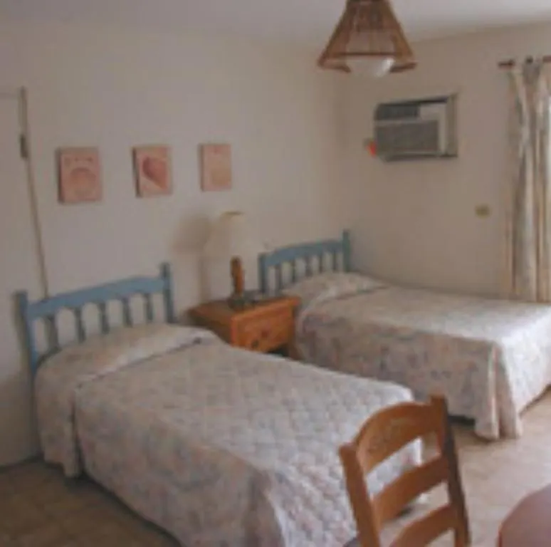 Orange Hill Beach Inn Nassau