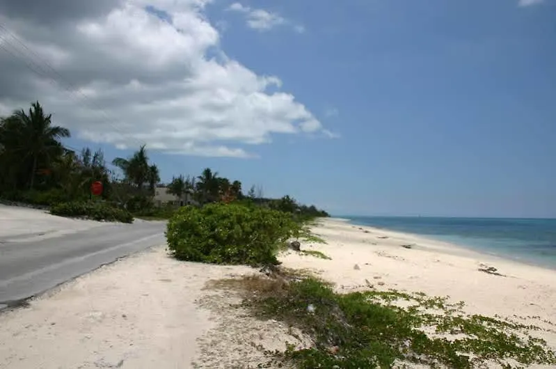 Orange Hill Beach Inn Nassau